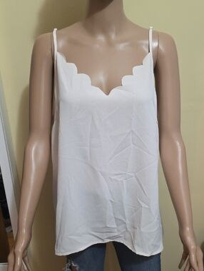 Scallop Edge Spaghetti Strap Tank